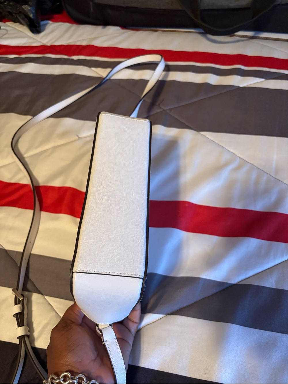 kate spade white leather crossbody camera bag with black trim - Picture 4 of 4